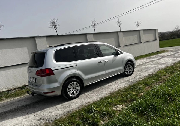 Volkswagen Sharan cena 65900 przebieg: 215000, rok produkcji 2015 z Dębica małe 352